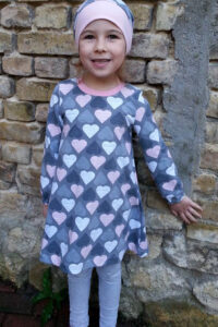Schnittmuster-Kinder-Kleid-Sweatkleid-Jerseykleid-Baumwolle-Preciosa-erbsuende-13