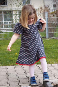 Schnittmuster-Kinder-Kleid-Sweatkleid-Jerseykleid-Baumwolle-Preciosa-erbsuende-22