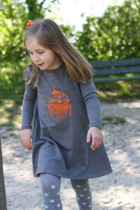 Schnittmuster-Kinder-Kleid-Sweatkleid-Jerseykleid-Baumwolle-Preciosa-erbsuende-23