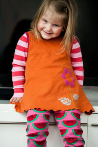 Schnittmuster-Kinder-Kleid-Sweatkleid-Jerseykleid-Baumwolle-Preciosa-erbsuende-7