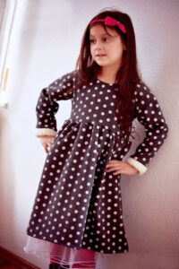 Schnittmuster-Kleid-Kinder-Baby-Tuellrock-Festkleid-Fidelia-erbsuende-4