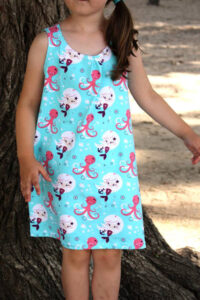 Schnittmuster-Traegerkleid-Kleid-Baby-Kinder-Haengerchen-Pipoca-erbsuende-11