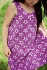 Schnittmuster-Traegerkleid-Kleid-Baby-Kinder-Haengerchen-Pipoca-erbsuende-16