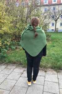 DIY Poncho Schalumhang Schultertuch Wolle nähen