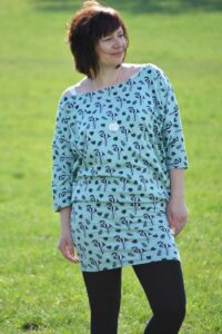 Damen Schnittmuster Kleid Shirt Pullover mit Fledermausärmeln erbsuende Gula