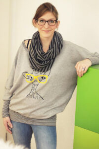 Damen Schnittmuster Kleid Shirt Pullover mit Fledermausärmeln erbsuende Gula