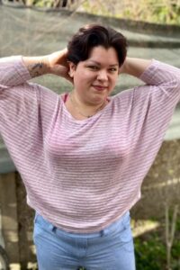 Damen Schnittmuster Kleid Shirt Pullover mit Fledermausärmeln erbsuende Gula