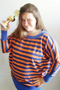 Damen Schnittmuster Kleid Shirt Pullover mit Fledermausärmeln erbsuende Gula