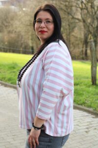 Damen Schnittmuster Kleid Shirt Pullover mit Fledermausärmeln erbsuende Gula