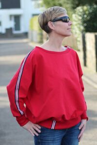 Damen Schnittmuster Kleid Shirt Pullover mit Fledermausärmeln erbsuende Gula