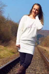 Damen Schnittmuster Kleid Shirt Pullover mit Fledermausärmeln erbsuende Gula