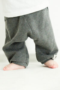 Schnittmuster-Baby-Kinder-Hose-Haremshose-Pumphose-Nuvem-erbsuende-33