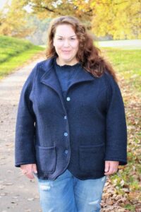 Schnittmuster-Damen-Blazer-Jackett-curvy-plus-size-Kapuze-Kragen-Paulista-erbsuende-21