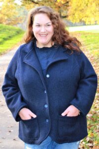 Schnittmuster-Damen-Blazer-Jackett-curvy-plus-size-Kapuze-Kragen-Paulista-erbsuende-8