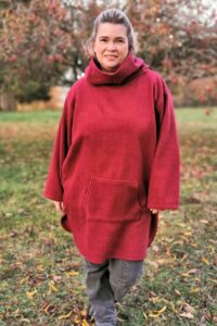 Schnittmuster-Damen-oversize-outdoor-poncho-pullover-jacke-schlupfjacke-carambola-erbsuende-3