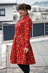 Schnittmuster-Kleid-Kragen-Wickeloptik-V-Ausschnitt-50er-Jahre-Calla-erbsuende-44