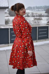 Schnittmuster-Kleid-Kragen-Wickeloptik-V-Ausschnitt-50er-Jahre-Calla-erbsuende-64