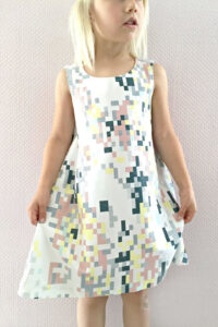 Schnittmuster-Traegerkleid-Kleid-Baby-Kinder-Haengerchen-Pipoca-erbsuende-2