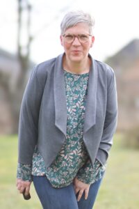 Schnittmuster-Jacke-Blazer-Kurzblazer-Jersey-Lilia-erbsuende-36