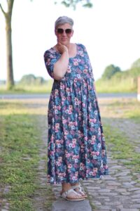 Schnittmuster-Kleid-Jerseykleid-Maxikleid-Serra-erbsuende-17