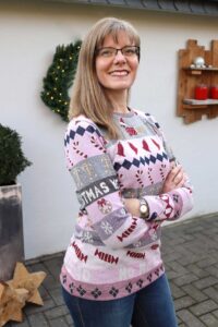 Schnittmuster-Caju-Shirt-Rolli-Kapuzenpulli-Oberteil-erbsuende-14