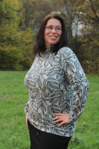 Schnittmuster-Caju-Shirt-Rolli-Kapuzenpulli-Oberteil-erbsuende-16