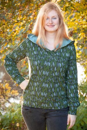 Schnittmuster Pullover mit Kapuzenkragen ACEROLA (34-58)