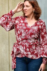 Schnittmuster-Wickelbluse-Damen-Bluse-Pimenta-Schleife-Manschetten-erbsuende-1