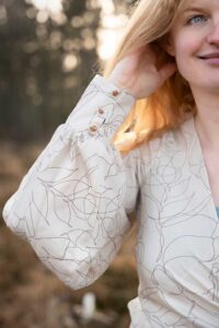 Schnittmuster-Wickelbluse-Damen-Bluse-Pimenta-Schleife-Manschetten-erbsuende-11