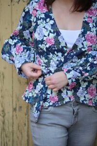 Schnittmuster-Wickelbluse-Damen-Bluse-Pimenta-Schleife-Manschetten-erbsuende-24