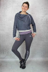 Schnittmuster-Damen-Pullover-mit-kragen-Reißverschluss-Teresina-erbsuende-25
