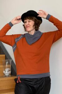 Schnittmuster-Damen-Pullover-mit-kragen-Reißverschluss-Teresina-erbsuende-26