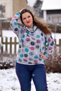 Schnittmuster-Damen-Pullover-mit-kragen-Reißverschluss-Teresina-erbsuende-27