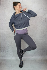 Schnittmuster-Damen-Pullover-mit-kragen-Reißverschluss-Teresina-erbsuende-33
