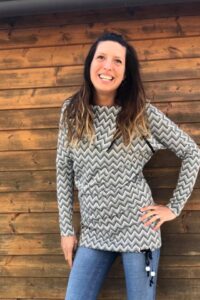 Schnittmuster-Damen-Pullover-mit-kragen-Reißverschluss-Teresina-erbsuende-49