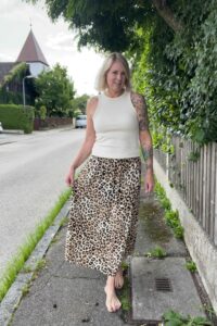 Schnittmuster-Rock-Maxirock-Midirock-A-Linie-Rosa-erbsuende-3251