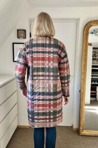 Schnittmuster-Mantel-Jacke-Cardigan-Steppmantel-Strick-Alma-erbsuende-46