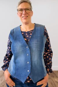 Schnittmuster-Weste-Kragen-V-Ausschnitt-Damen-Revers-Cora-erbsuende-1