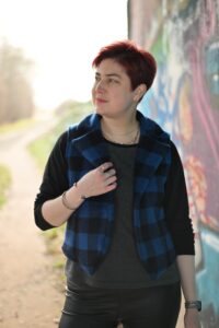 Schnittmuster-Weste-Kragen-V-Ausschnitt-Damen-Revers-Cora-erbsuende-13