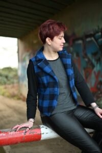 Schnittmuster-Weste-Kragen-V-Ausschnitt-Damen-Revers-Cora-erbsuende-25