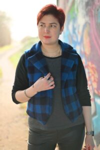 Schnittmuster-Weste-Kragen-V-Ausschnitt-Damen-Revers-Cora-erbsuende-33