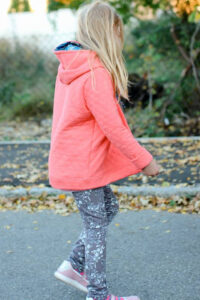 Schnittmuster-kinder-wolljacke-uebergangsjacke-jacke-cardigan-erbsuende-Jovem-11