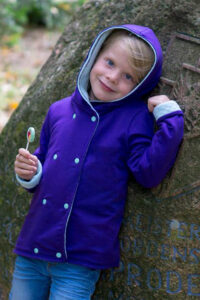 Schnittmuster-kinder-wolljacke-uebergangsjacke-jacke-cardigan-erbsuende-Jovem-13