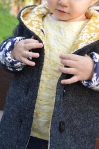 Schnittmuster-kinder-wolljacke-uebergangsjacke-jacke-cardigan-erbsuende-Jovem-16