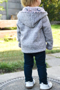 Schnittmuster-kinder-wolljacke-uebergangsjacke-jacke-cardigan-erbsuende-Jovem-22