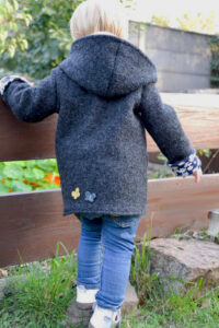 Schnittmuster-kinder-wolljacke-uebergangsjacke-jacke-cardigan-erbsuende-Jovem-27