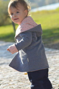 Schnittmuster-kinder-wolljacke-uebergangsjacke-jacke-cardigan-erbsuende-Jovem-35