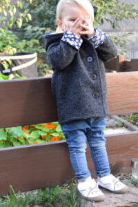 Schnittmuster-kinder-wolljacke-uebergangsjacke-jacke-cardigan-erbsuende-Jovem-39