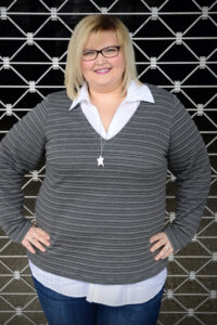 Schnittmuster-sweater-kleid-colourblocking-einsatz-v-ausschnitt-amante-erbsuende-11