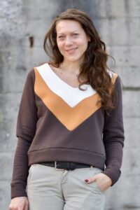 Schnittmuster-sweater-kleid-colourblocking-einsatz-v-ausschnitt-amante-erbsuende-12